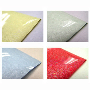 فیلمی صاف و غیر سمی از PVC با ویژگی های ضد خراش و ضد رطوبت